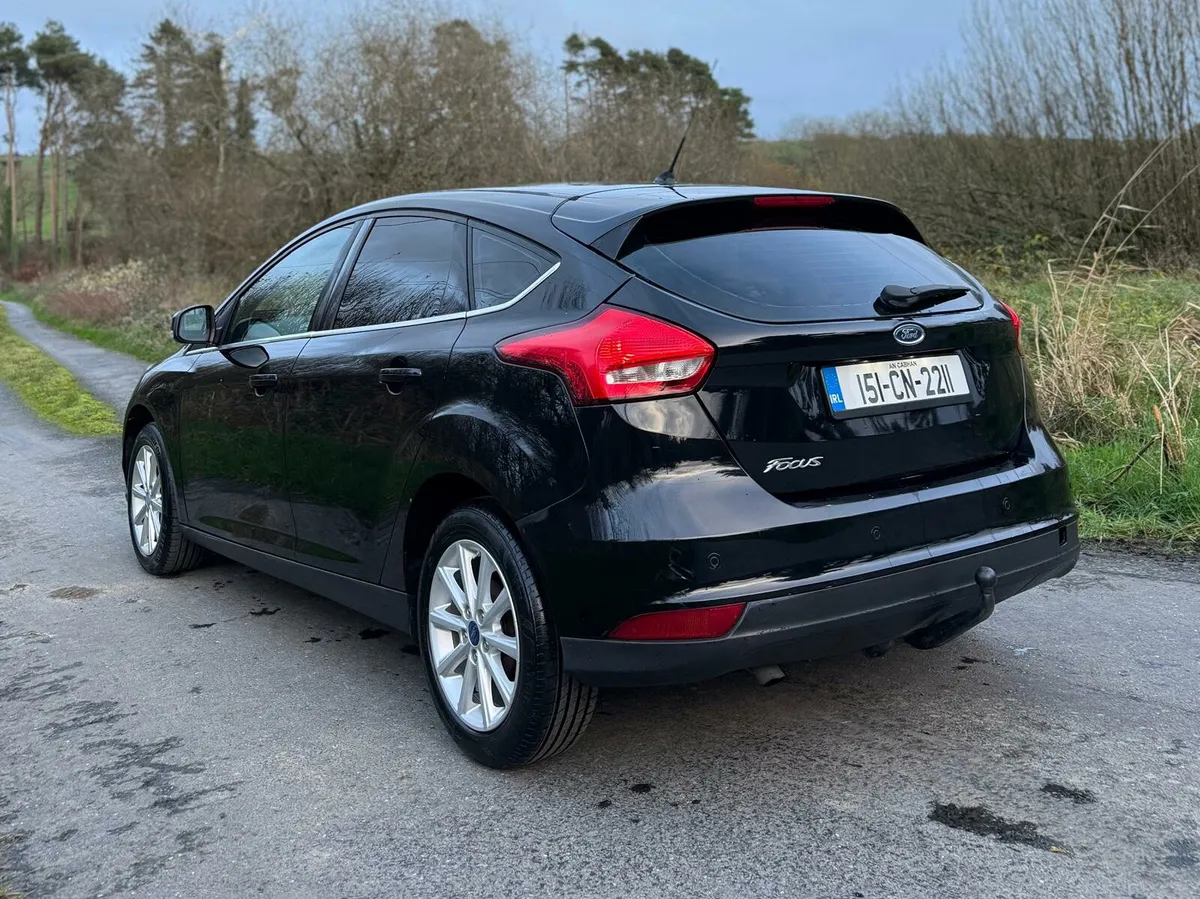 Black Ford Focus - Image 3