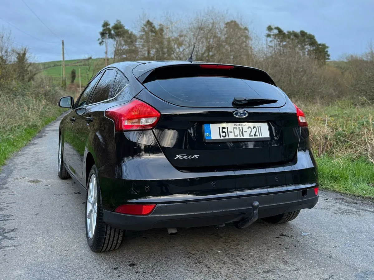 Black Ford Focus - Image 4