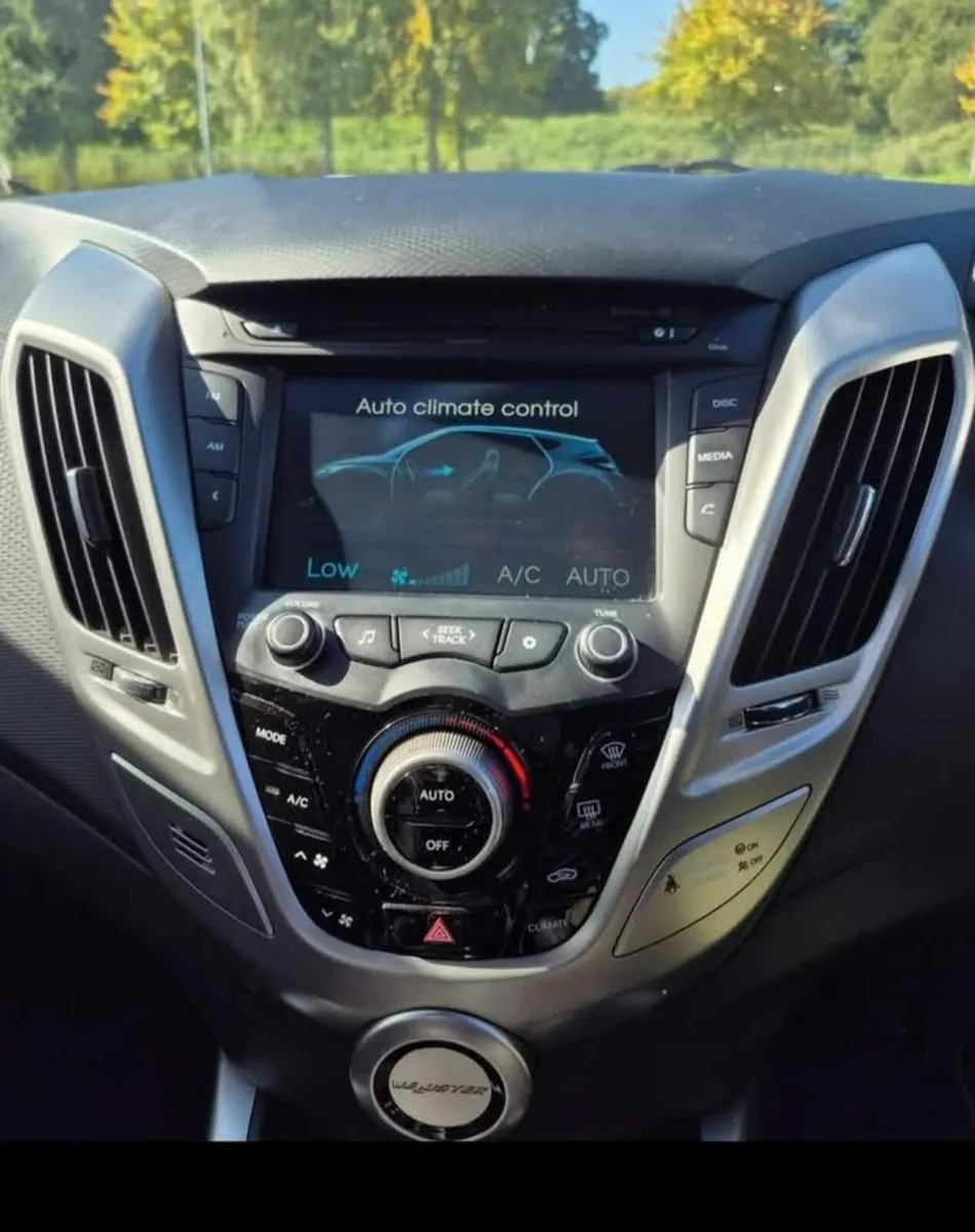 Hyundai Veloster 2013 NCT June 2026 • Tax Dec 2025 - Image 4