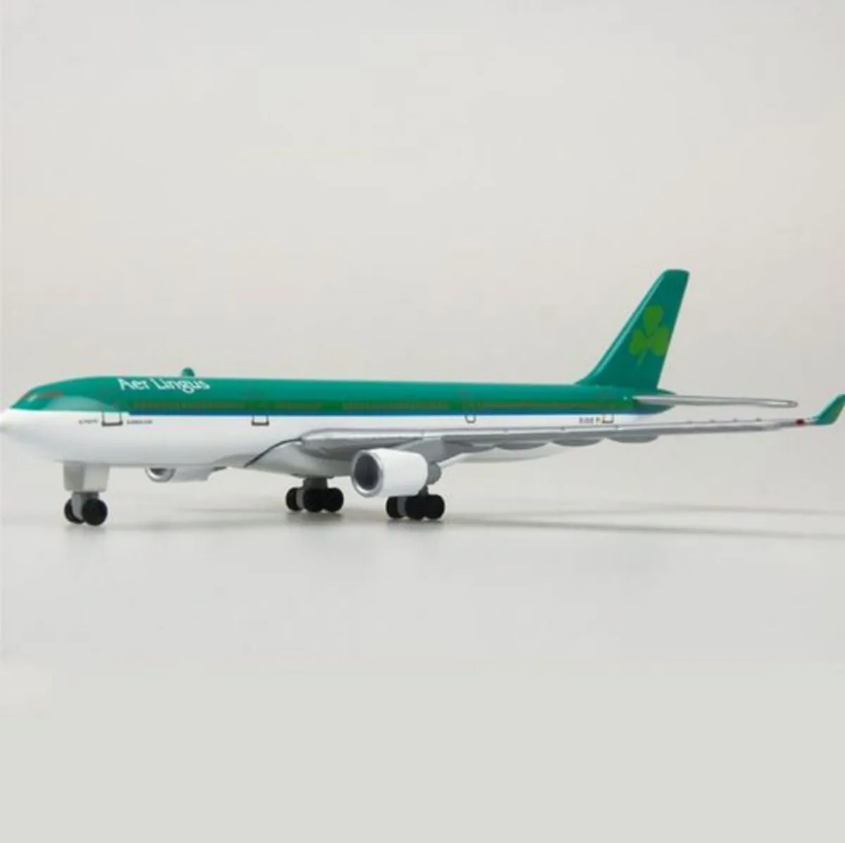 Aer Lingus, Airbus - A330 Diecast Model - Image 1