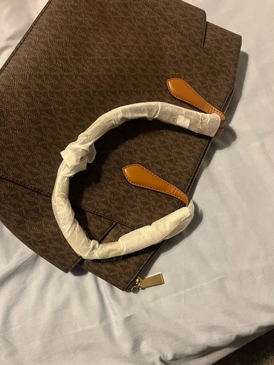 Genuine Michael Kors bag - Image 3