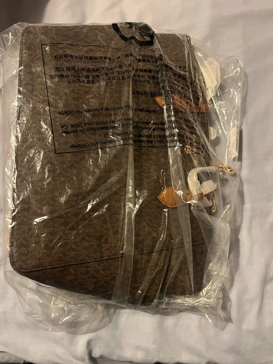 Genuine Michael Kors bag - Image 4