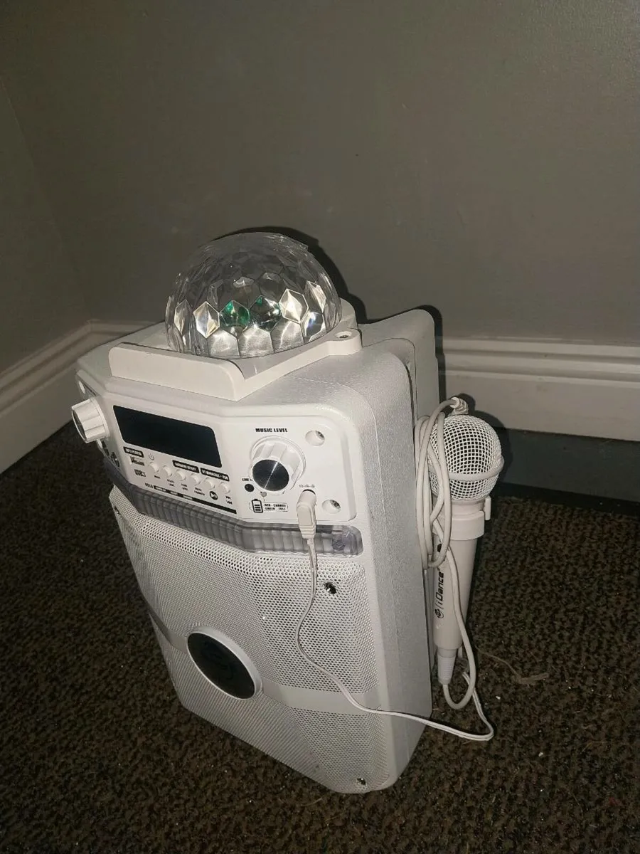 Karaoke machine - Image 1