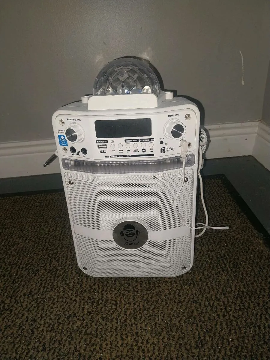 Karaoke machine - Image 2
