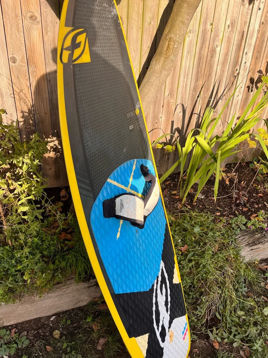 Kitefoil complete -kitesurfing. - Image 4