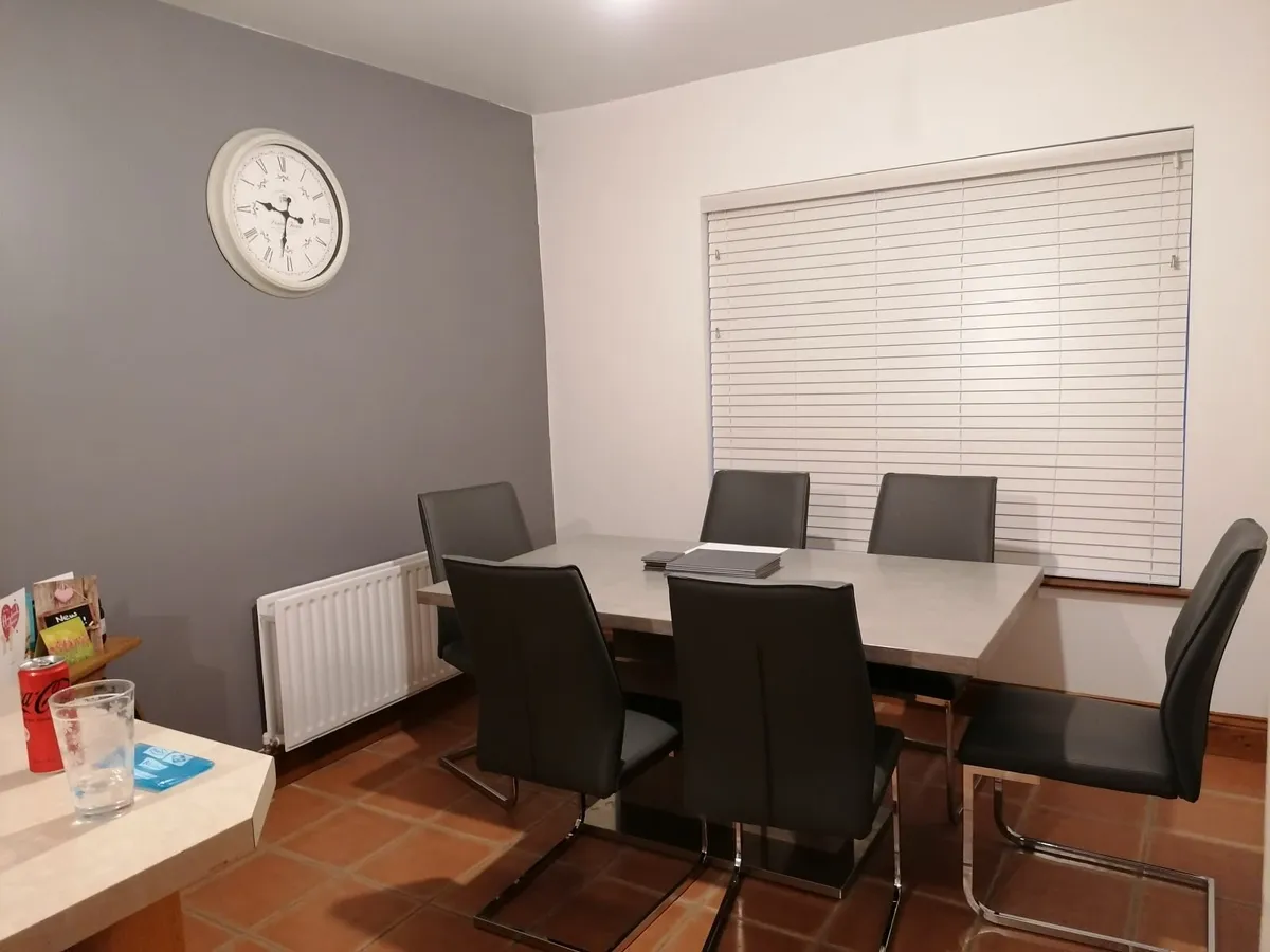 Table and 6 chairs - Image 4