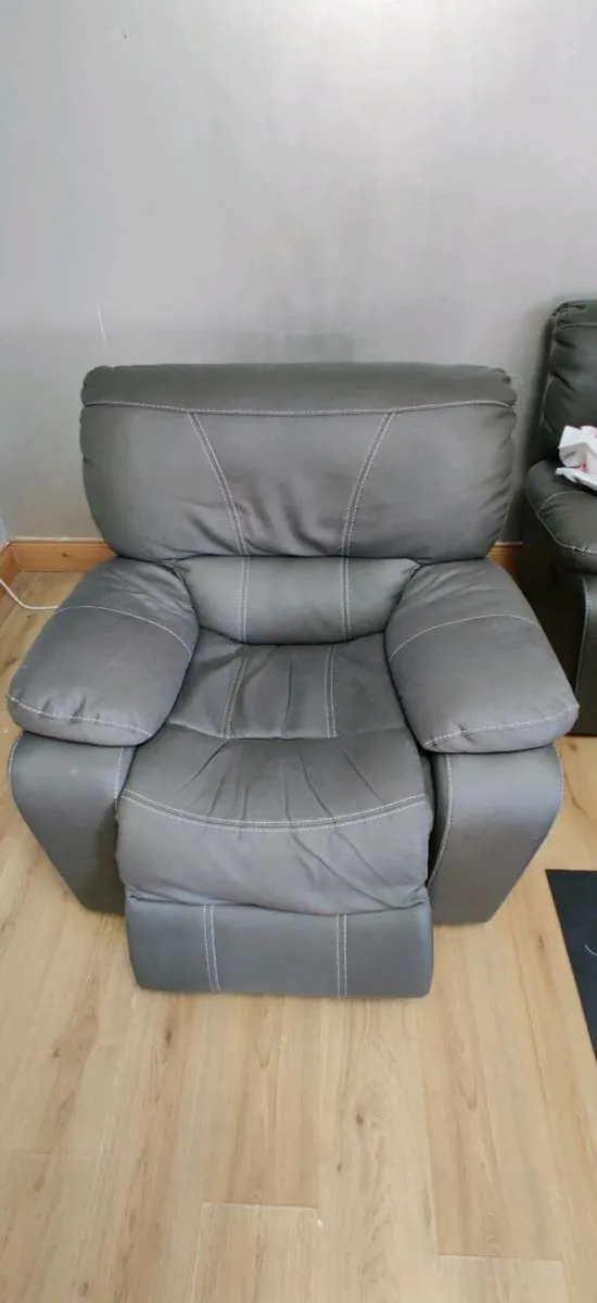 Electric Recliner - Image 2