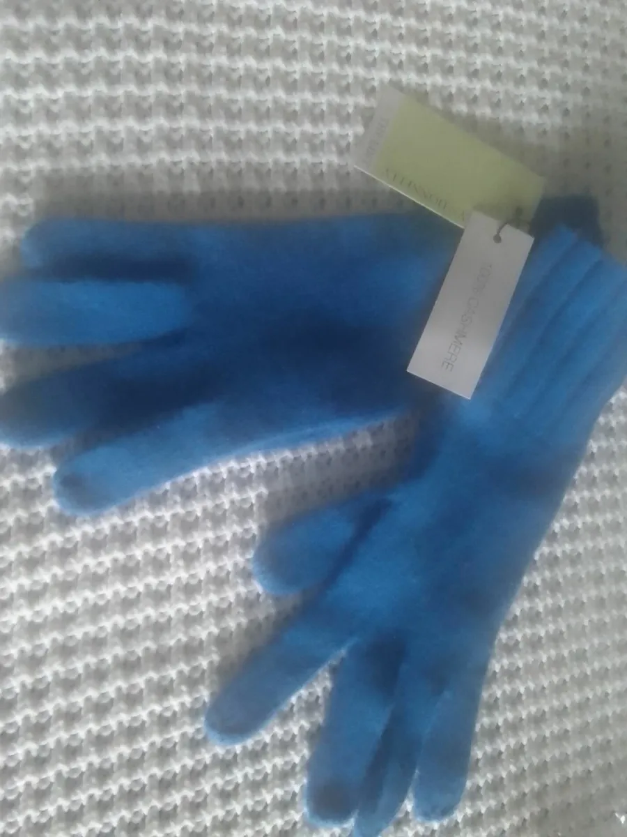100% Cashmere gloves cobalt blue new one size - Image 1