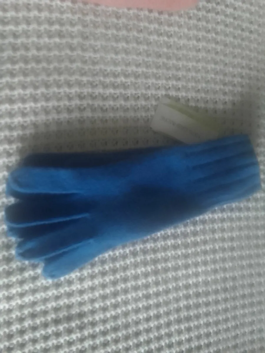 100% Cashmere gloves cobalt blue new one size - Image 3