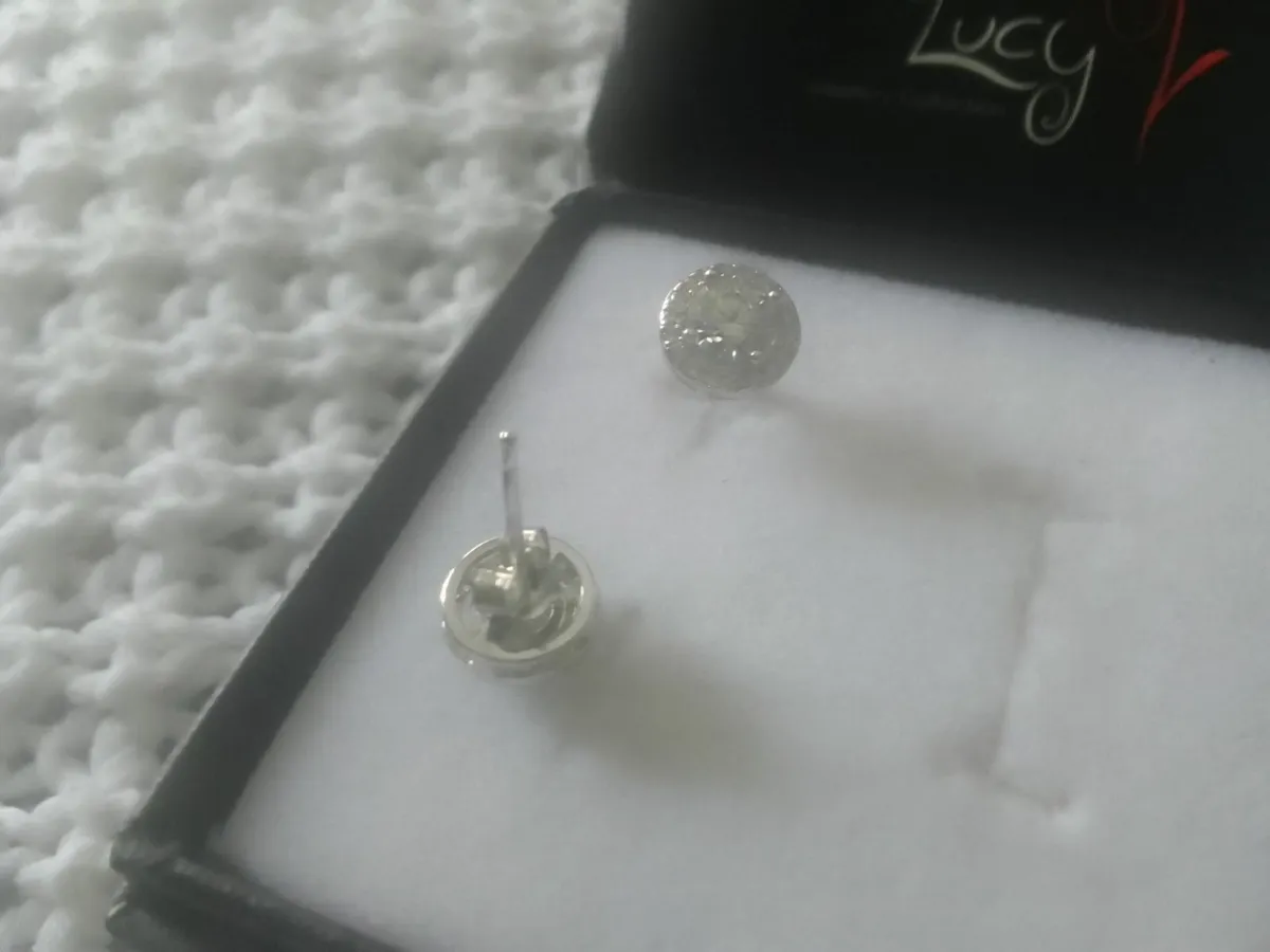 Sterling silver Moissanite halo stud earrings new - Image 2