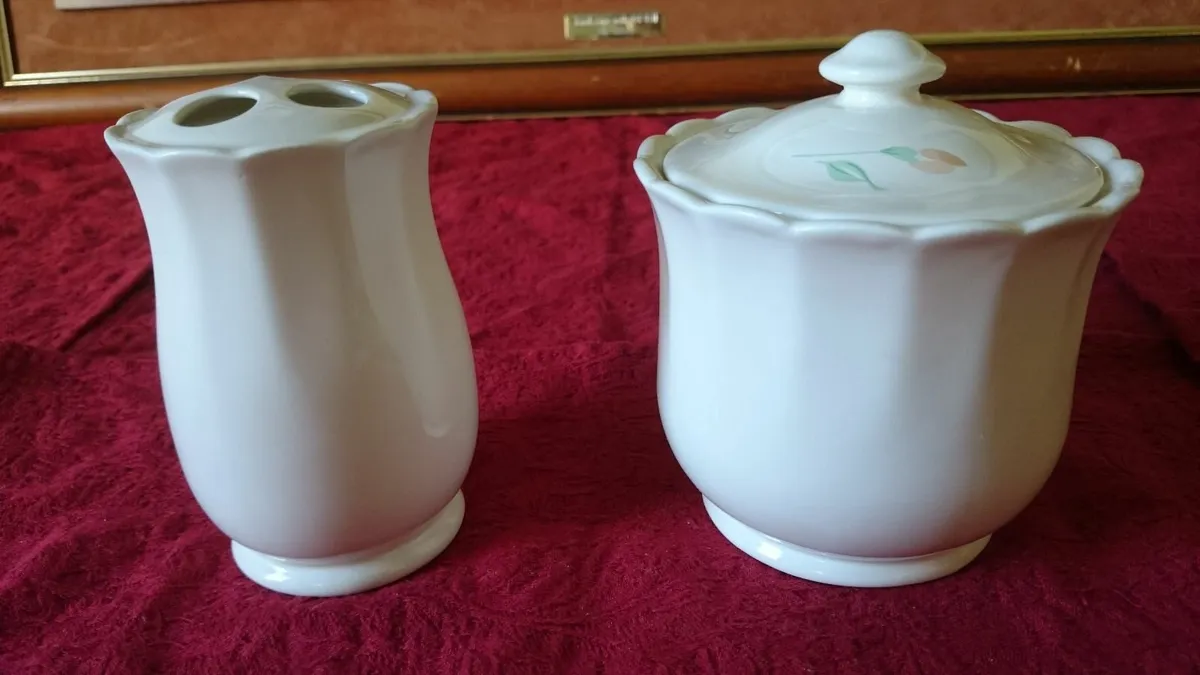 Boots England Poppy Vase & Trinket Bowl With Lid - Image 4