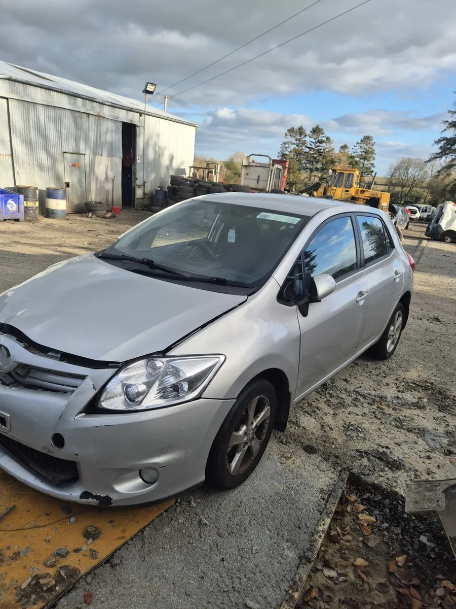 Toyota Auris - Breaking only - Image 4