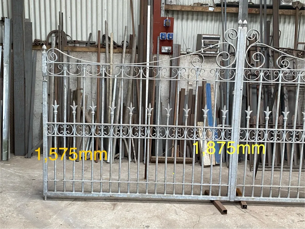 Entrance gate - Image 3