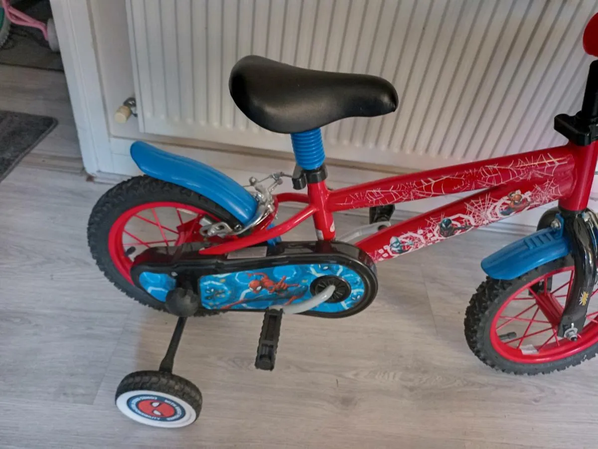 Kids spider man bike size 12 inch wheels - Image 3