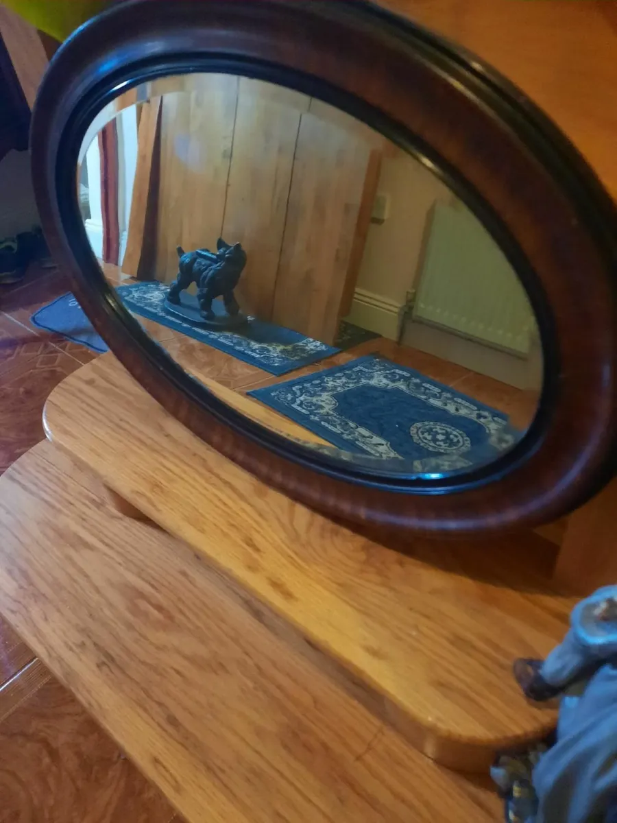 Antique mirror - Image 1