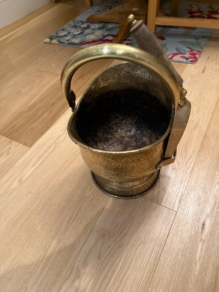 Brass coal bucket with shovel - Image 2