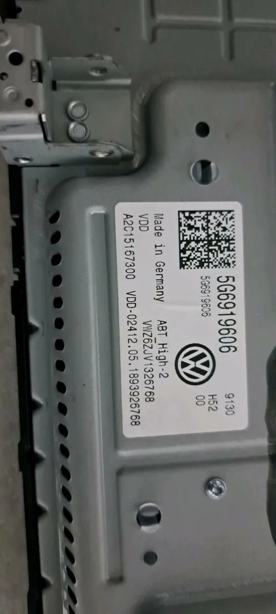 9.2 vw Screen - Image 2