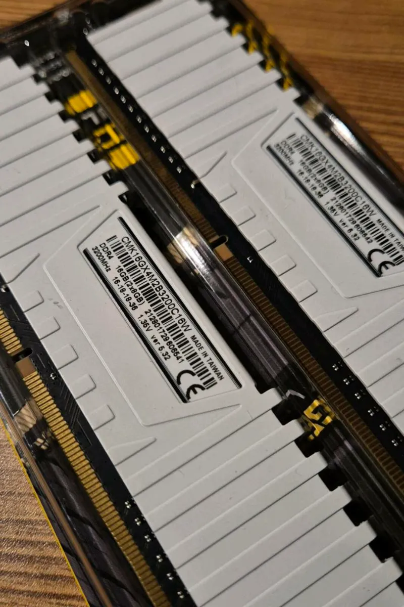 Corsair Vengeance PC RAM memory ddr4 - white 16GB - Image 2