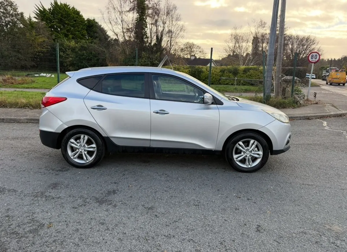 132 HYUNDAI ix35 - Image 1