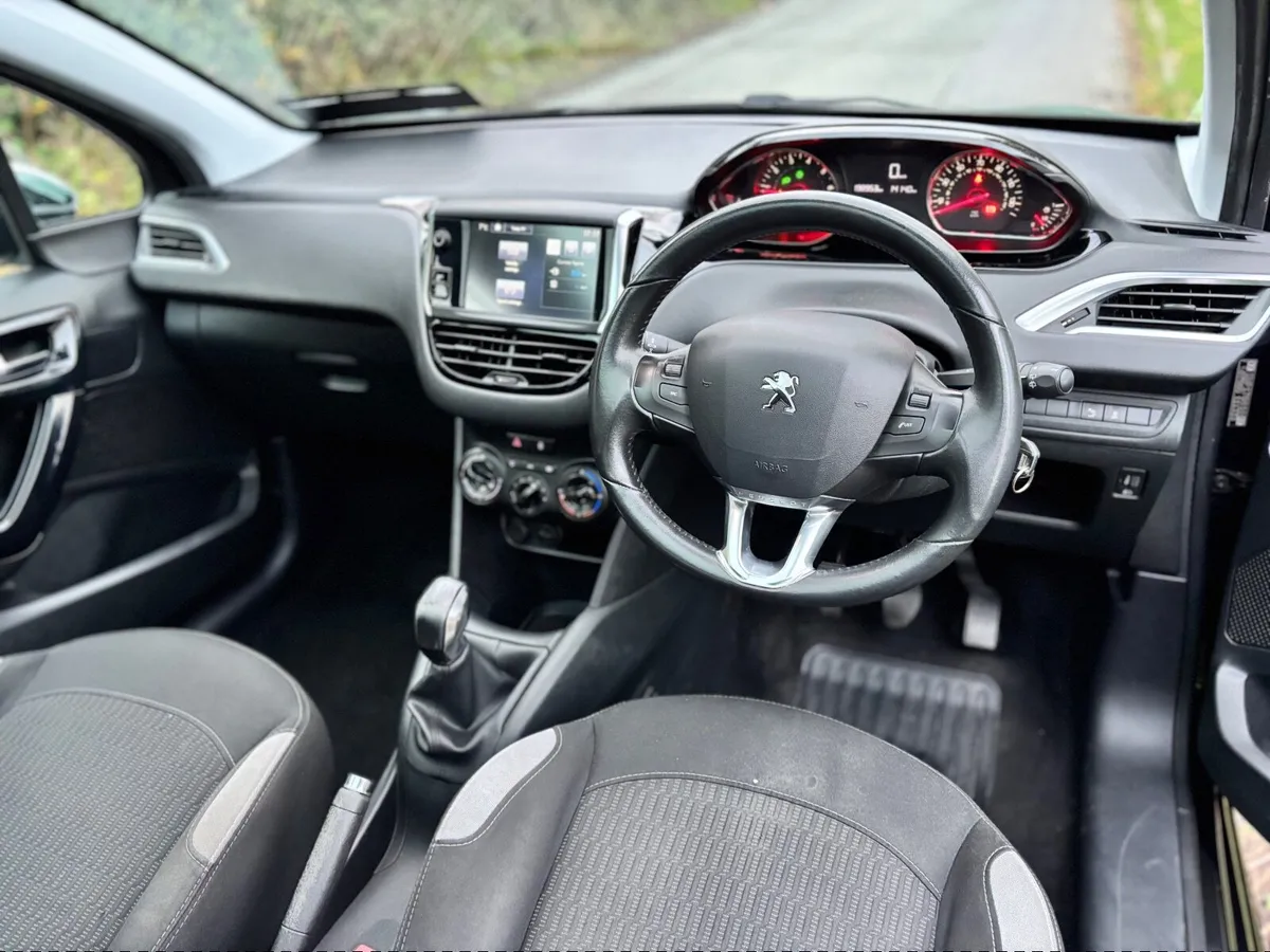 Peugeot 208 1.2 VTI Style NCT 05/2026 Tax 04/2026 - Image 3