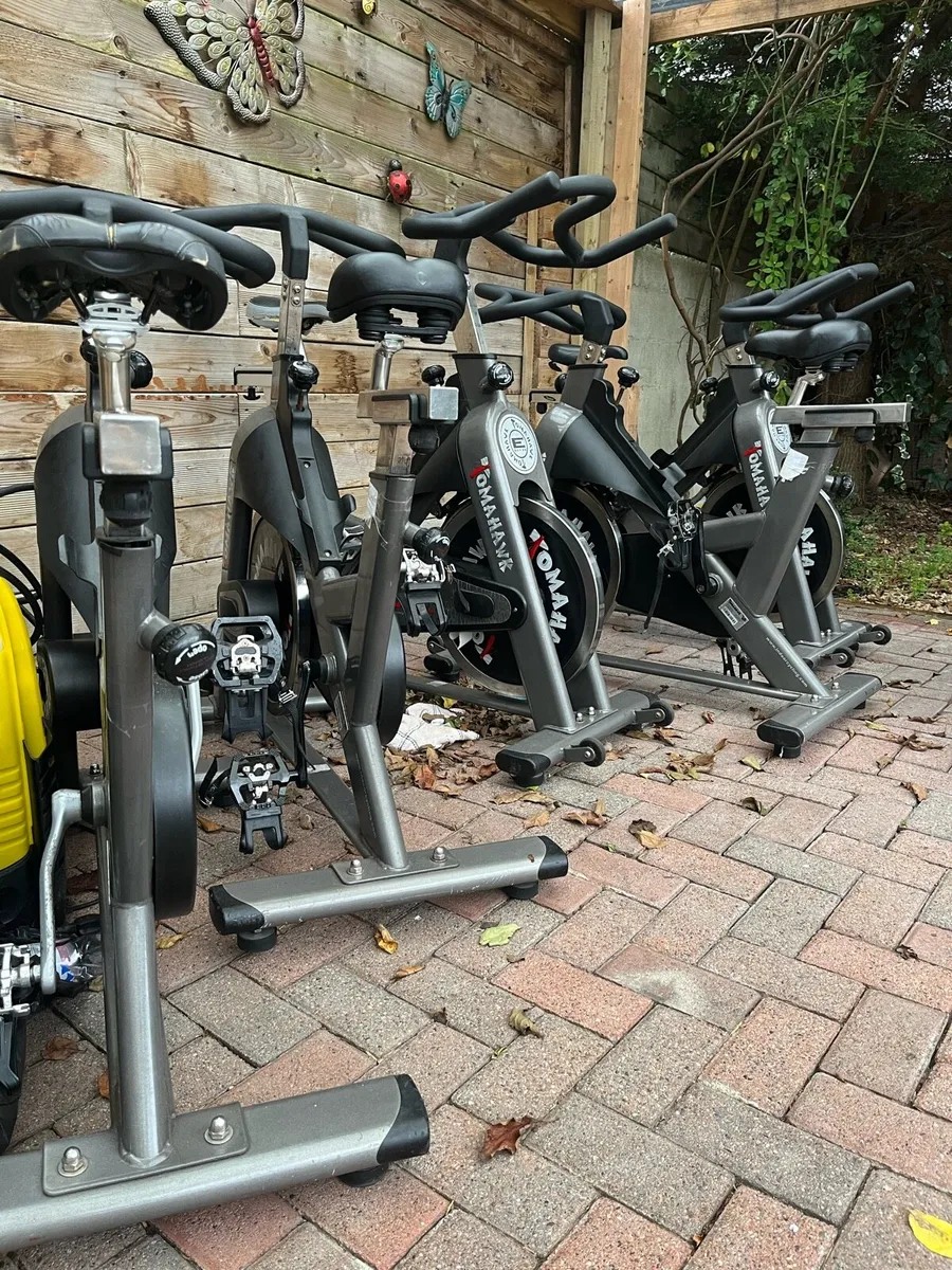 5 tomahawk spin bikes - Image 2