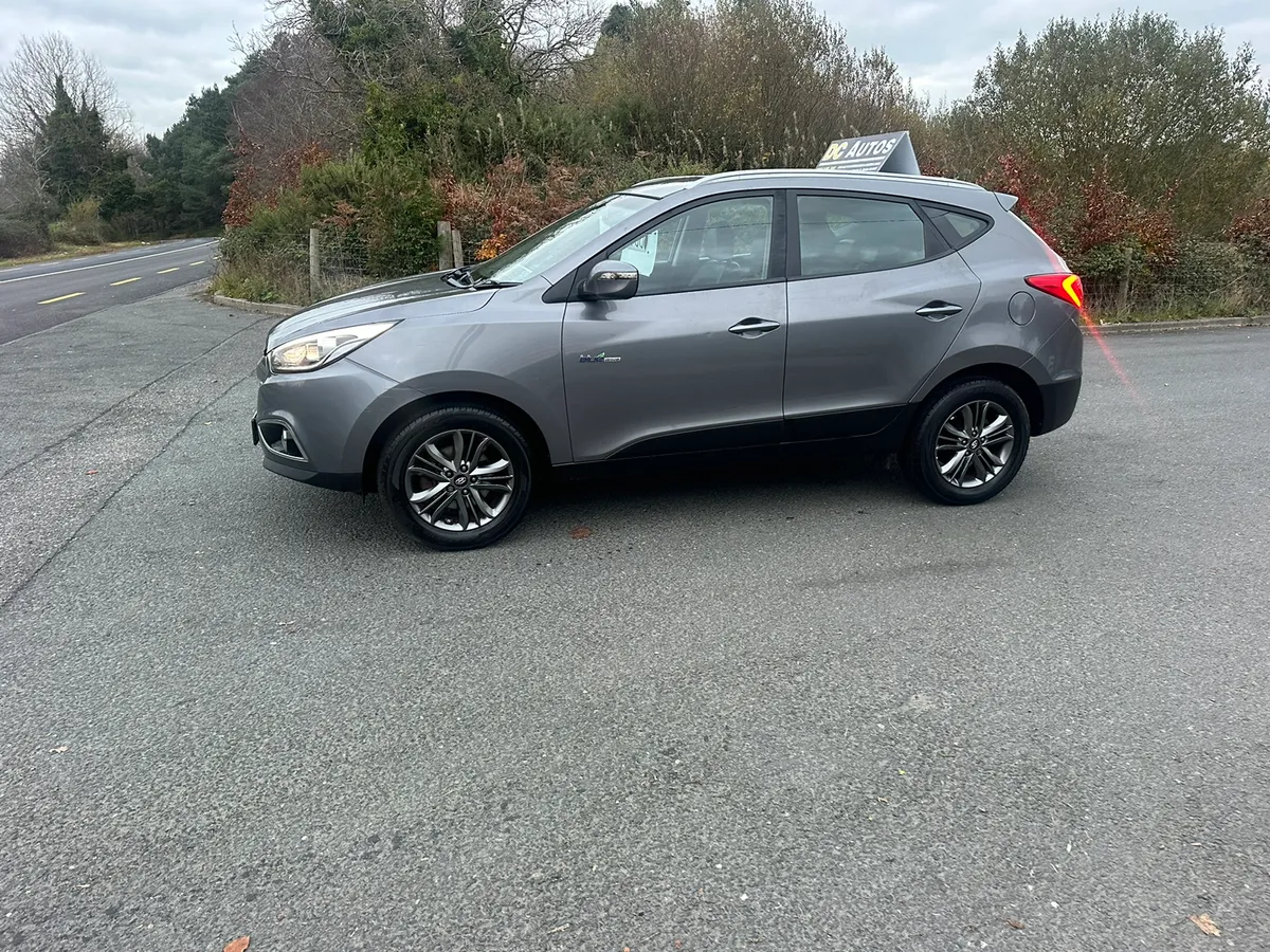 15 HYUNDAI ix35 Petrol LOW MILAGE - Image 2