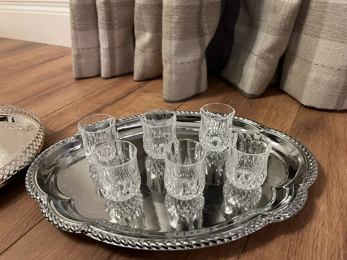 Decanter, stoppers & trays - Image 2