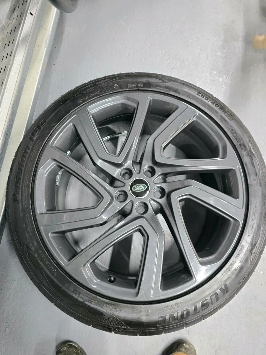 **22" 5025 Genuine Landrover Alloy wheels** - Image 1