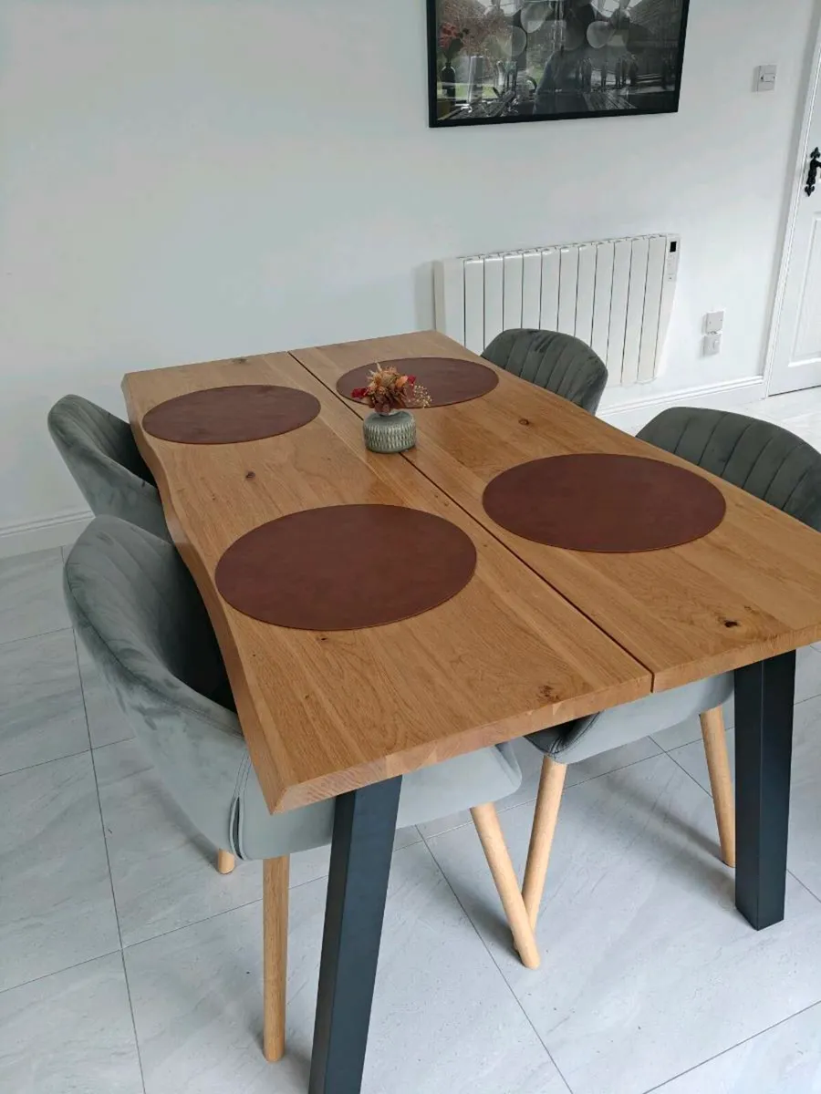 Table & chairs ×4 - Image 1