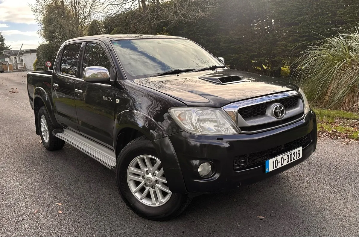 2010 Toyota Hilux - Image 1