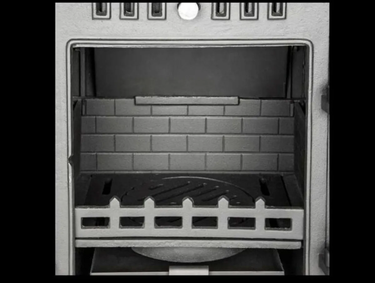 stove and flue - Image 1