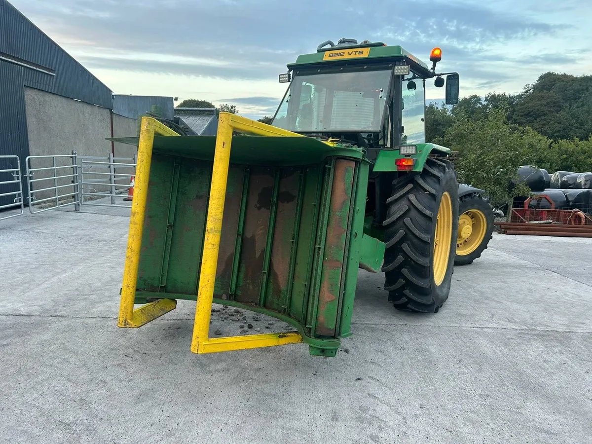 Bale Feeder/Unroller - Image 2