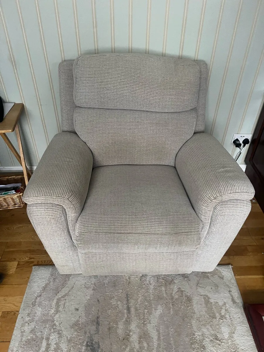 2 seater and matching 1 seater recliner - Image 4