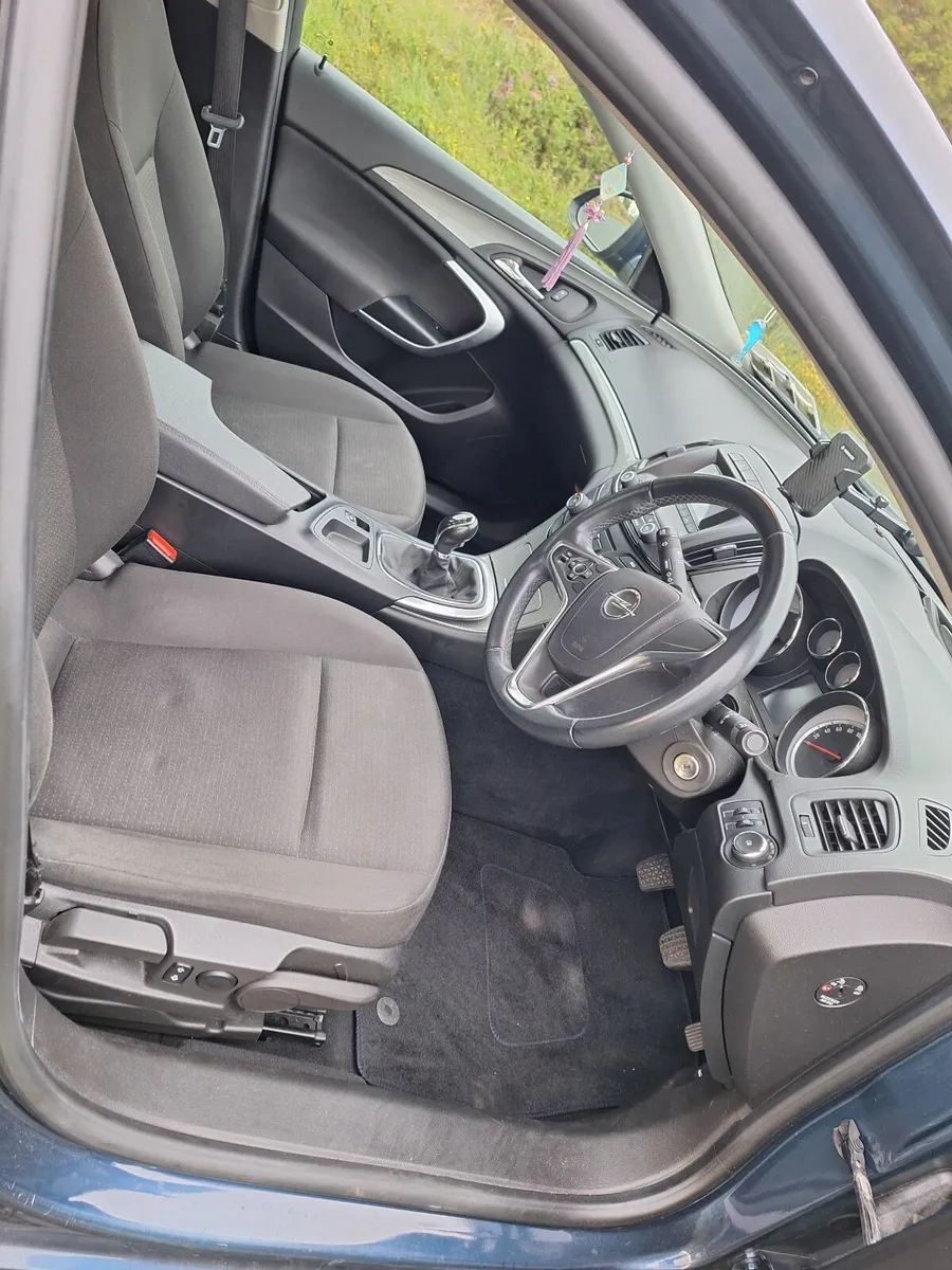 Opel Insignia 2.0 CDTI,  NCT  August 2026 - Image 4