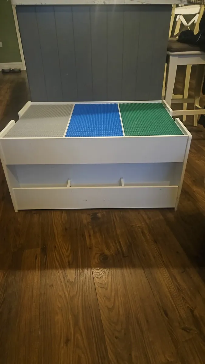 Lego storage table - Image 1