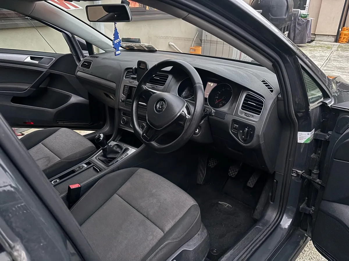 Volkswagen Golf - Image 3