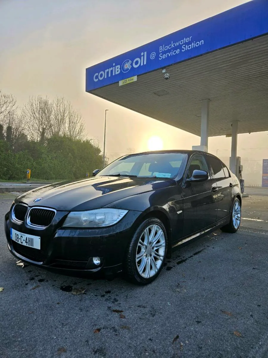 BMW 3-Series 318D ES - Image 1