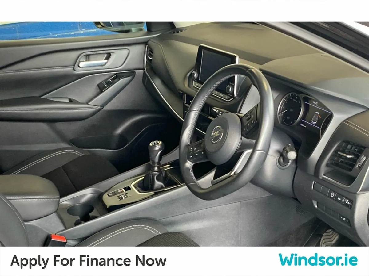 Nissan Qashqai 1.3 PET MILD HYBRID SV - Image 4
