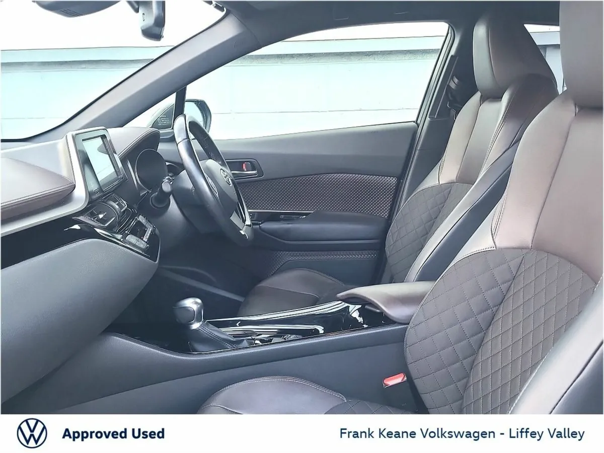 Toyota C-HR SOL AUTO HYBRID 1.8 *FULL LEATHER* *DI - Image 4