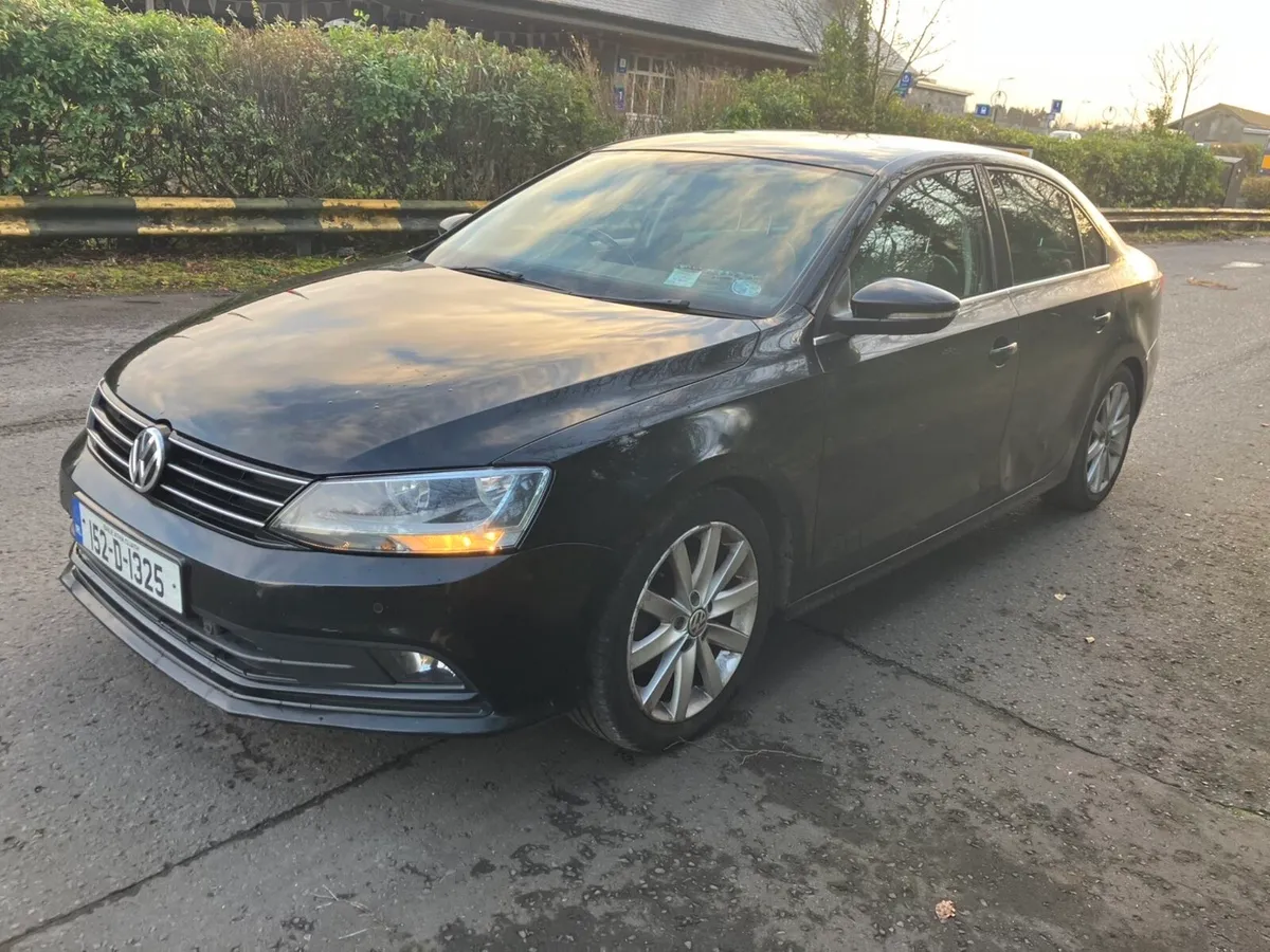 2015(152)Volkswagen Jetta Highline automatic - Image 3