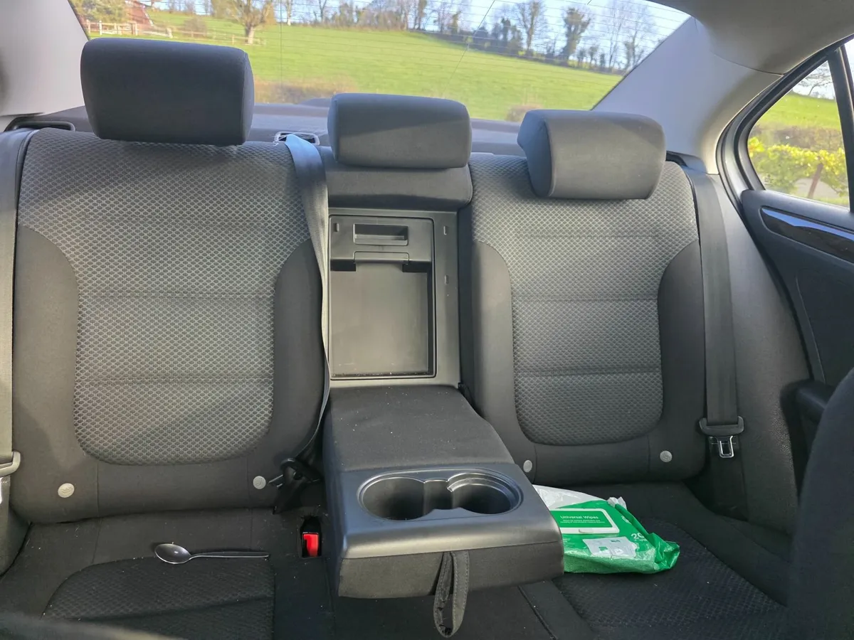 Volkswagen Jetta 2016 - Image 3