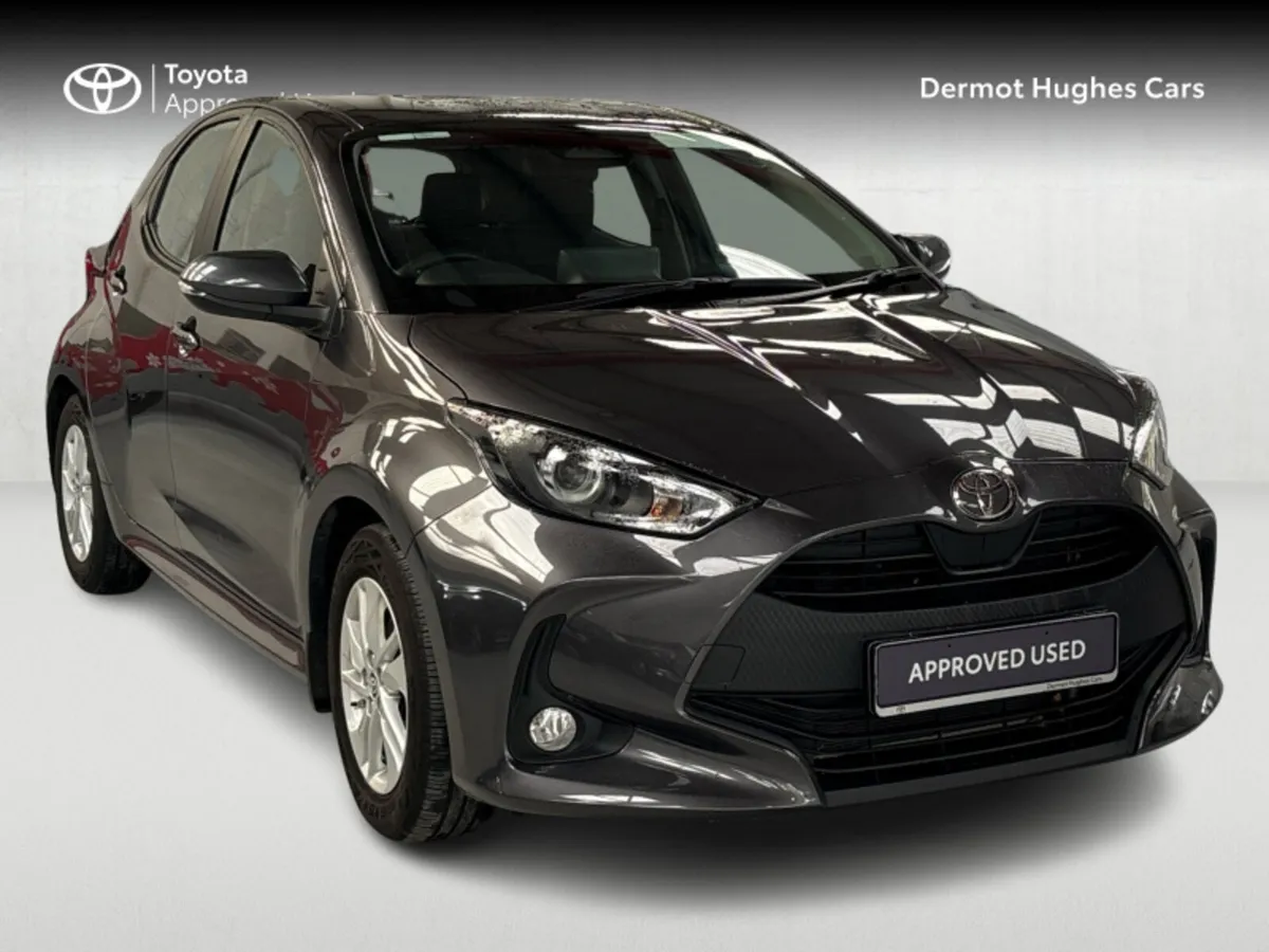 Toyota Yaris HYBRID 115 LUNA - Image 1