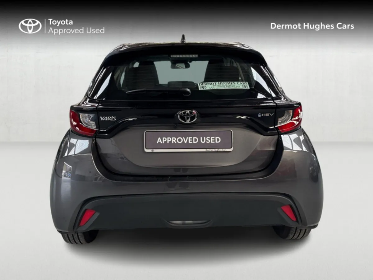Toyota Yaris HYBRID 115 LUNA - Image 4