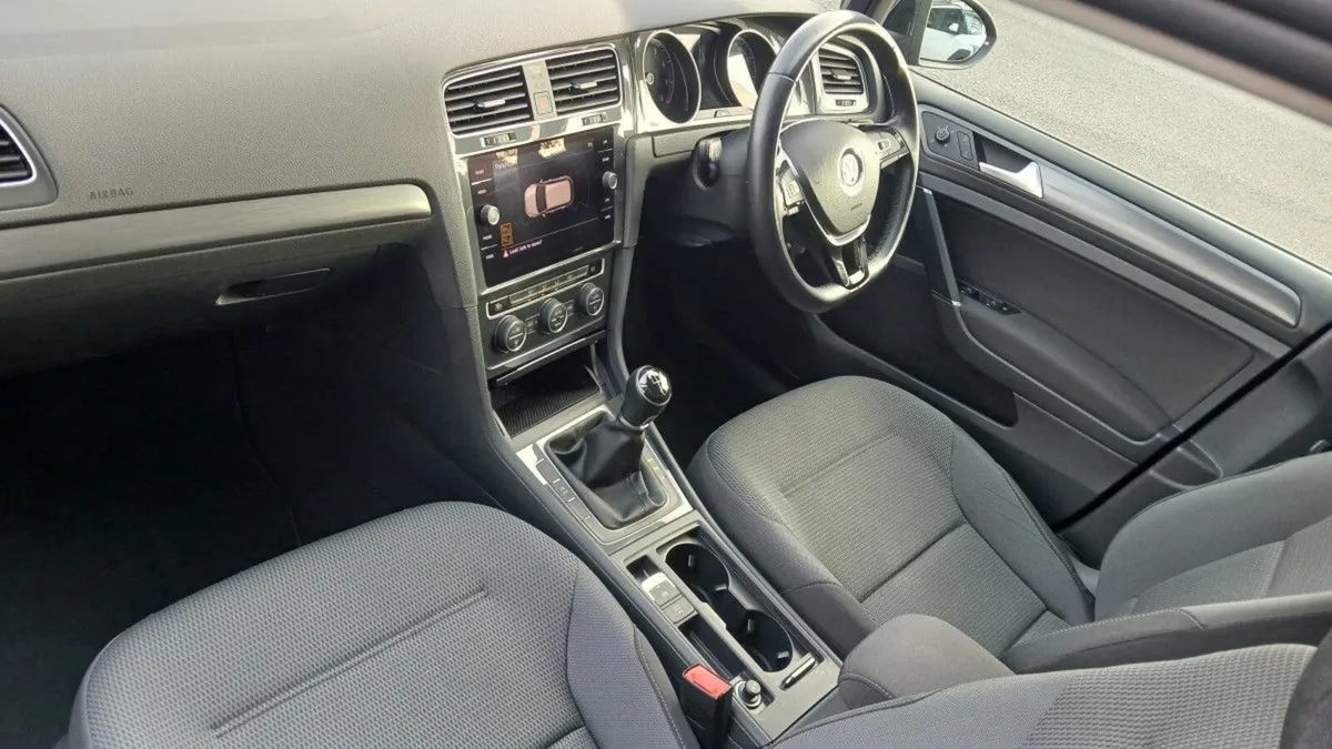 Volkswagen Golf Comfortline 1.0 TSI 115HP **PARKIN - Image 3