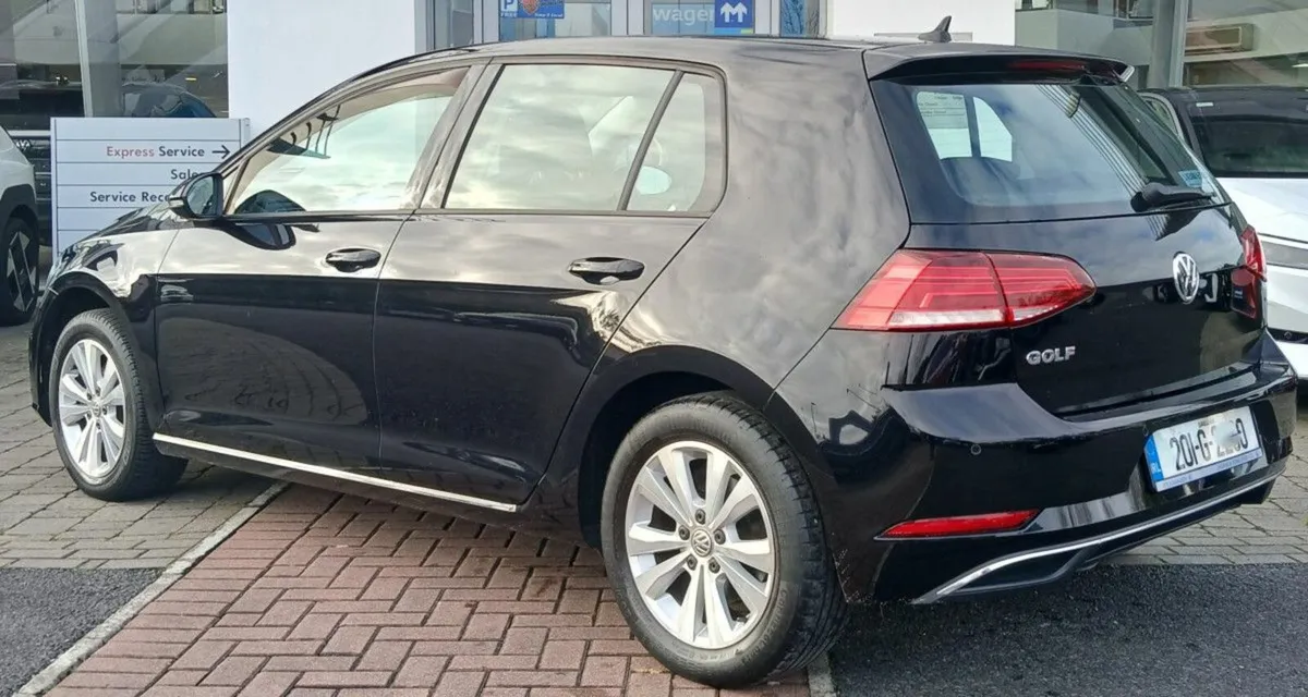 Volkswagen Golf Comfortline 1.0 TSI 115HP **PARKIN - Image 4