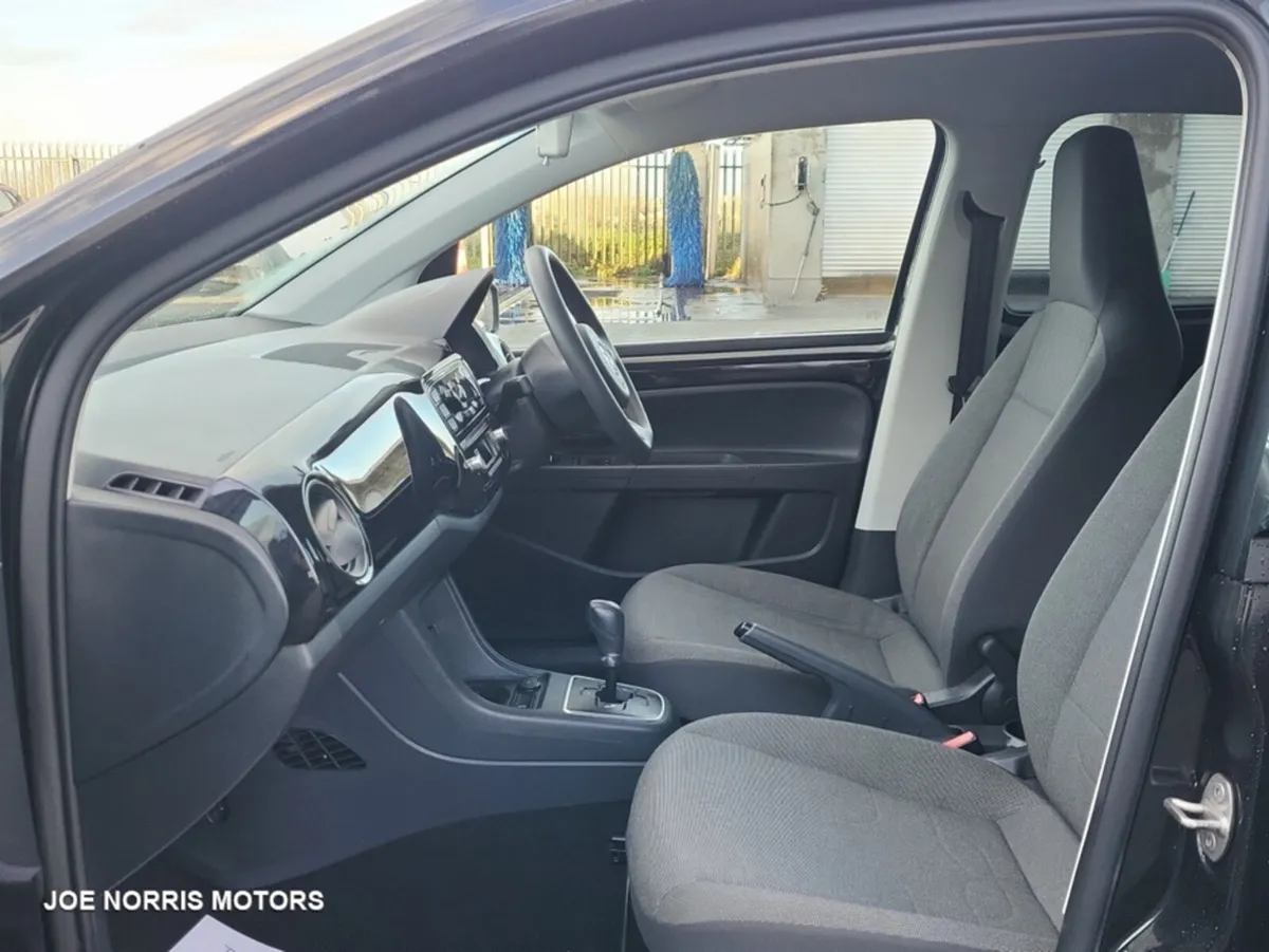 Volkswagen up! 1.0 AUTOMATIC 5 DOOR - Image 4