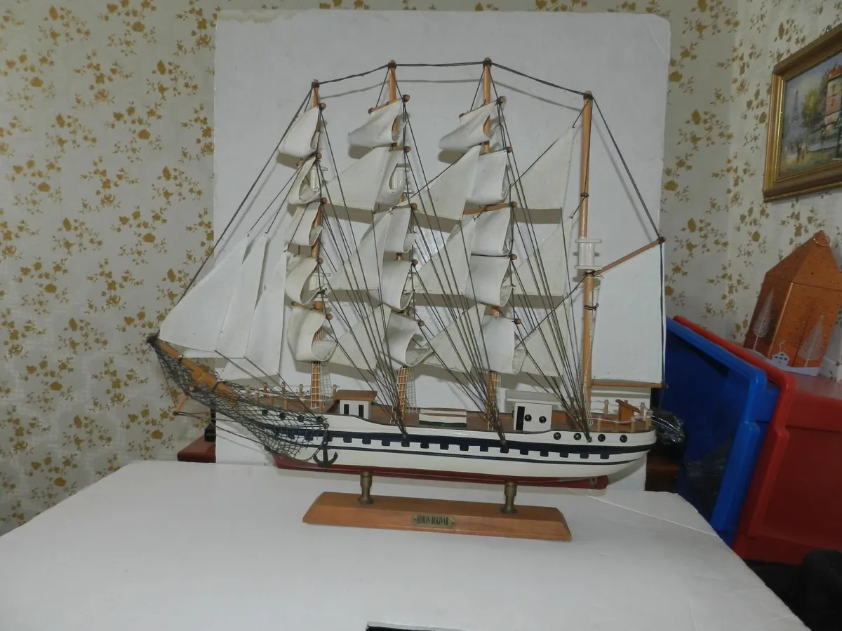 Model Antique Ship - Image 1