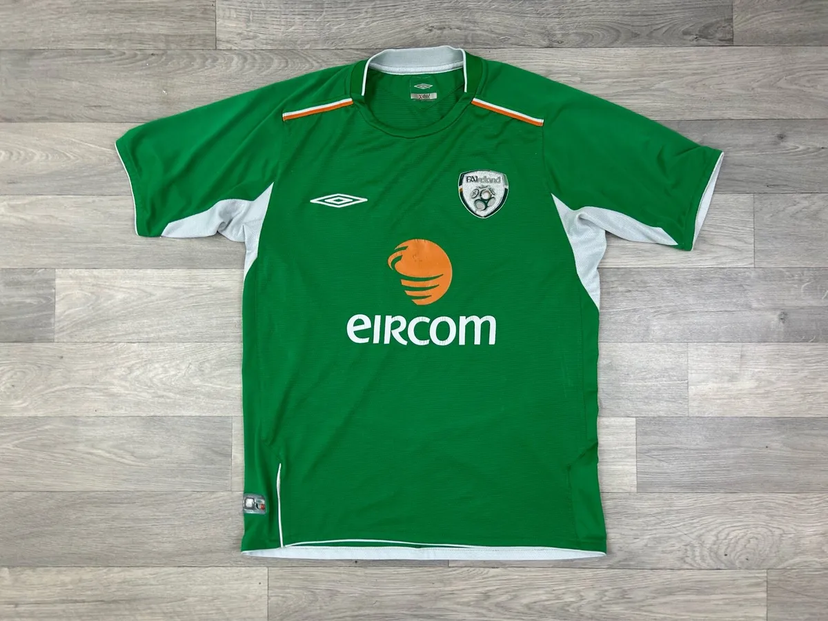 Vintage 2004 Umbro Ireland Home Jersey Shirt Small - Image 1