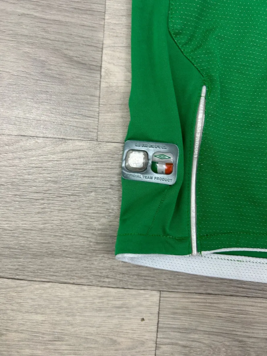 Vintage 2004 Umbro Ireland Home Jersey Shirt Small - Image 2