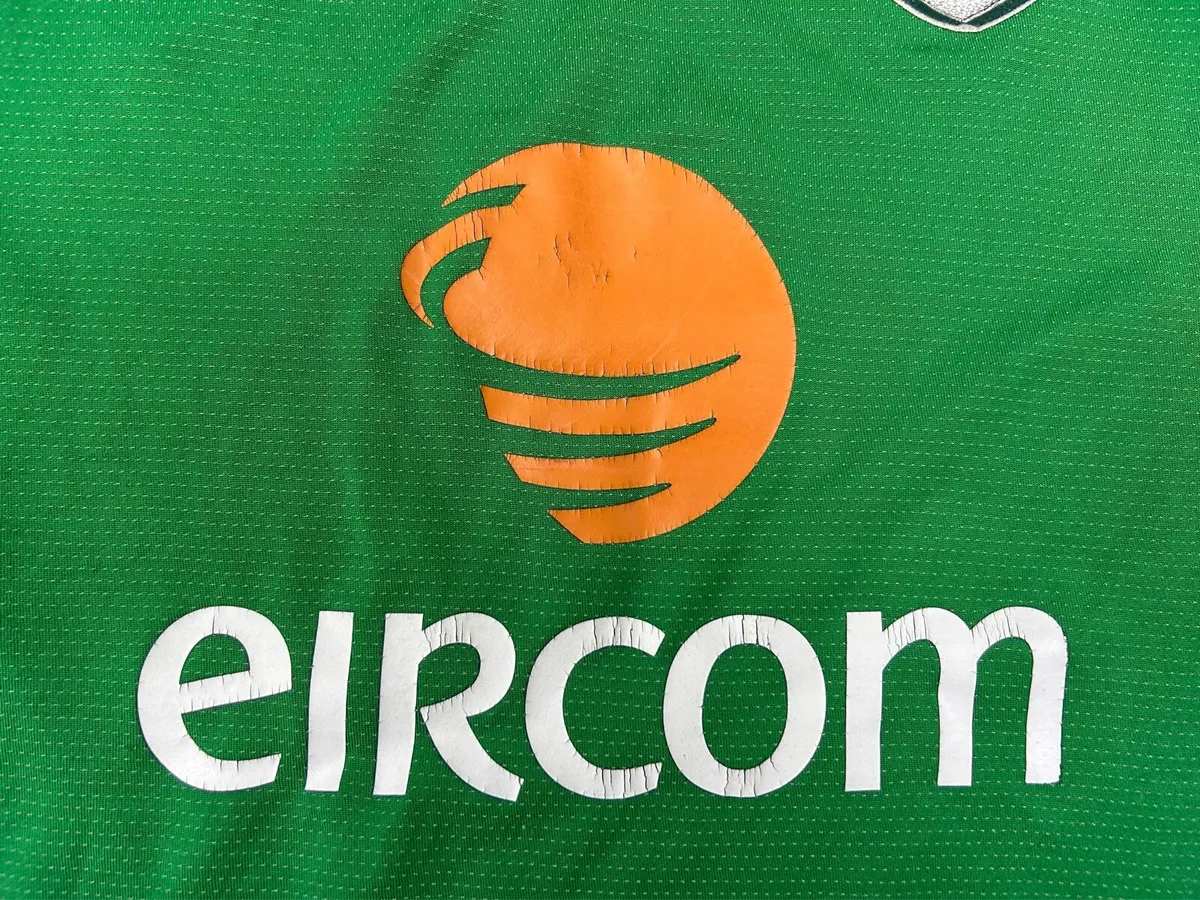 Vintage 2004 Umbro Ireland Home Jersey Shirt Small - Image 3